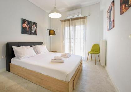 Cosy 2BR flat near Ampelokipoi station & hospitals - image 13