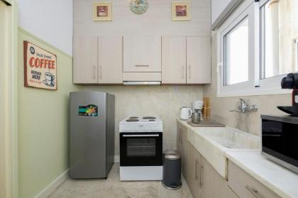 Cosy 2BR flat near Ampelokipoi station & hospitals - image 16