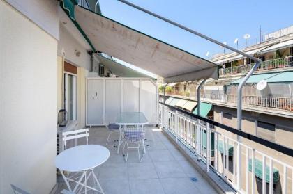 Cosy 2BR flat near Ampelokipoi station & hospitals - image 5