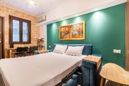 Cute tiny apartment opposite of the Flisvos marina - image 14