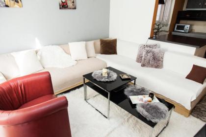 Gorgeous New Apt in Neos Kosmos - image 10