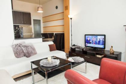 Gorgeous New Apt in Neos Kosmos - image 11