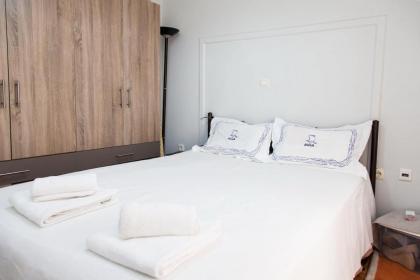 Gorgeous New Apt in Neos Kosmos - image 14