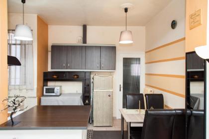 Gorgeous New Apt in Neos Kosmos - image 7
