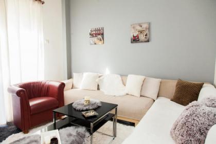 Gorgeous New Apt in Neos Kosmos - image 9