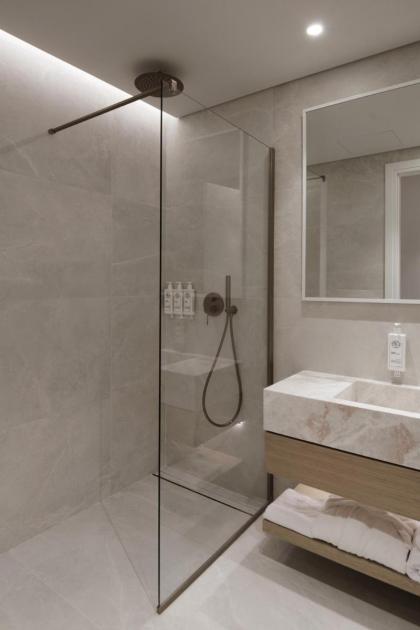 Nur Aparthotel Athens - image 9