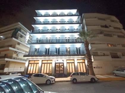 Queens Leriotis Hotel - image 12