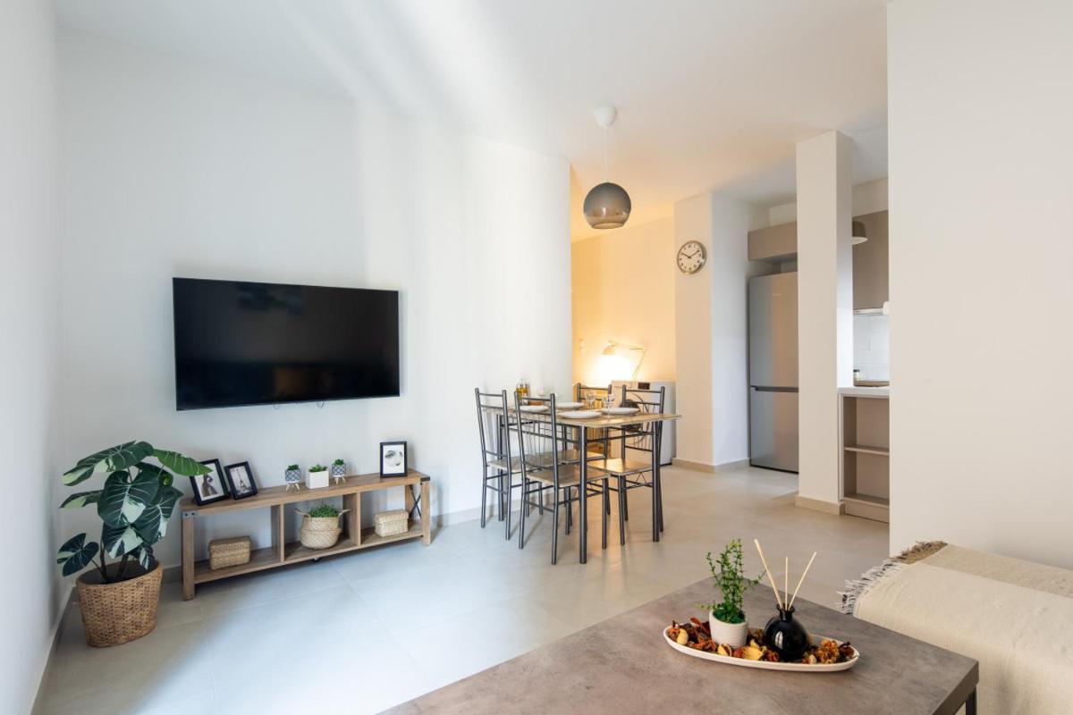 Theia 1-Bedroom Apartment in Athens - image 2
