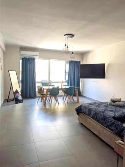 Ermou Deluxe Suite by Aesthetic & Luxurious Living