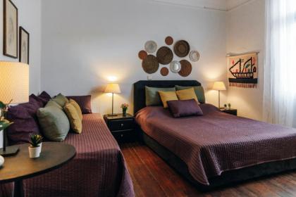 Monastiraki-Psiri Old Town 3-bdr apt sleep 6-10p spacious court yard - image 16