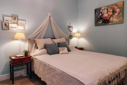 Monastiraki-Psiri Old Town 1-bdr apt sleep 2-4p spacious court yard 