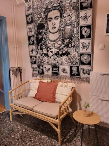 Viva la Frida Boho Apartment in Central Athens - image 4