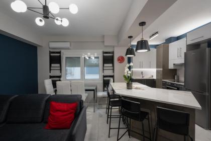 New modern semi basement - image 11
