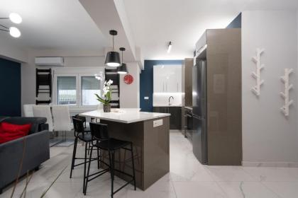 New modern semi basement - image 16