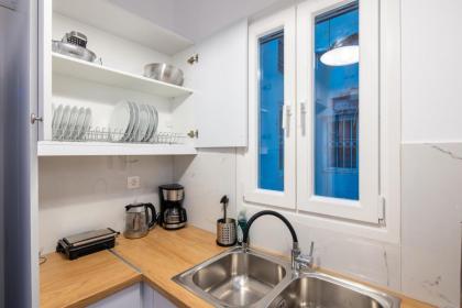 Alex 2 Bedroom Apartment in Athens - image 13