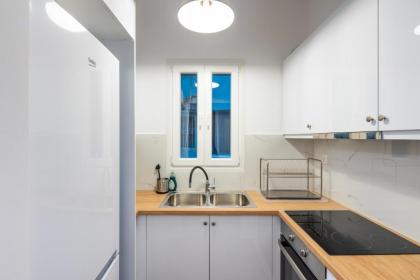 Alex 2 Bedroom Apartment in Athens - image 3