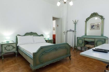Koukaki Vintage Look 2BR Apt with Balcony