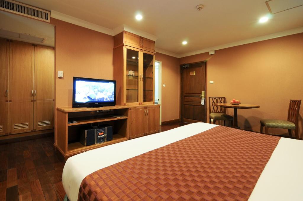 Admiral Suites Bangkok by Compass Hospitality - image 6