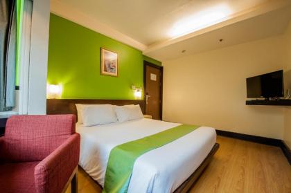 The Seasons Bangkok Huamark Hotel - image 12