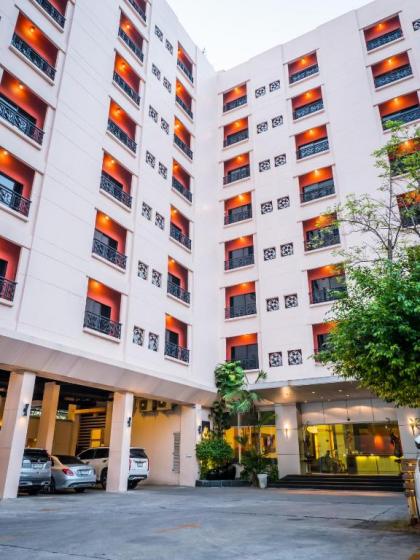 Atrium Boutique Resort - image 1