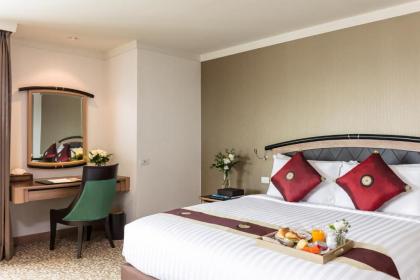 Baiyoke Sky Hotel - image 13