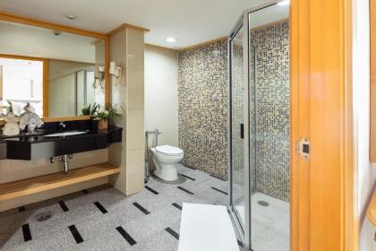 Baiyoke Sky Hotel - image 20