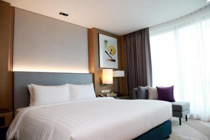 Miracle Grand Convention Hotel - image 10