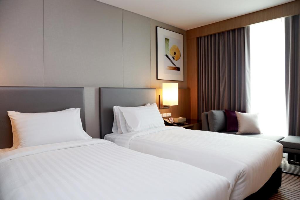 Miracle Grand Convention Hotel - image 3