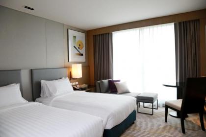 Miracle Grand Convention Hotel - image 5