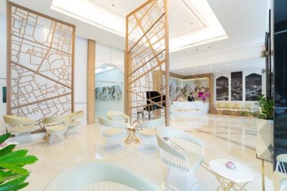 Bandara Suites Silom - image 10