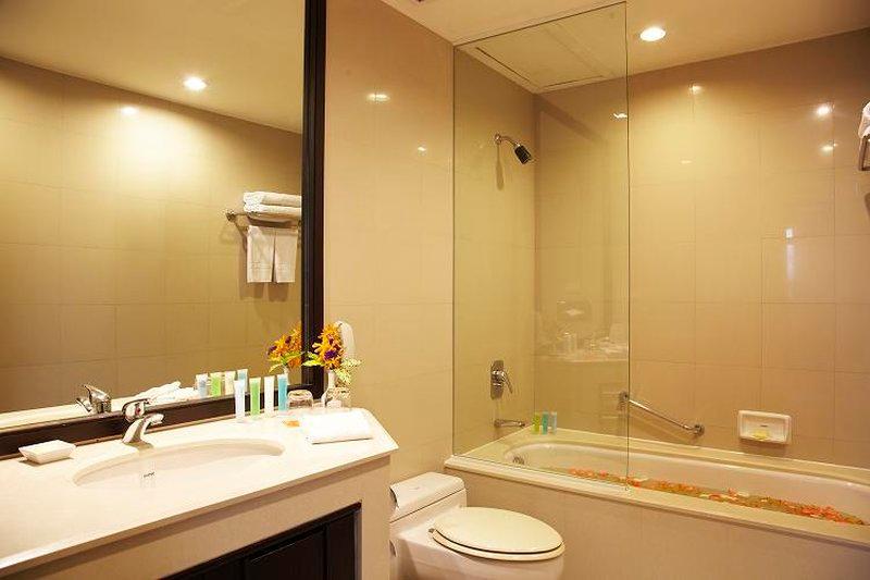 Bandara Suites Silom - image 5