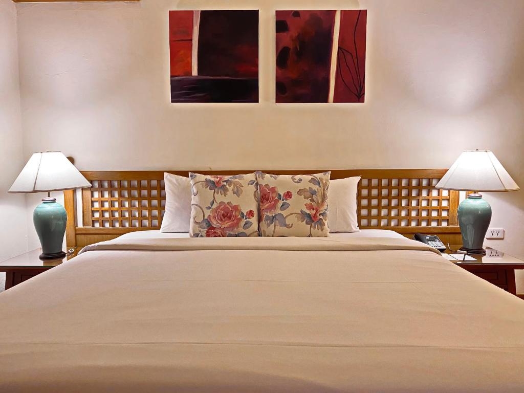 Silom Serene Hotel - image 3