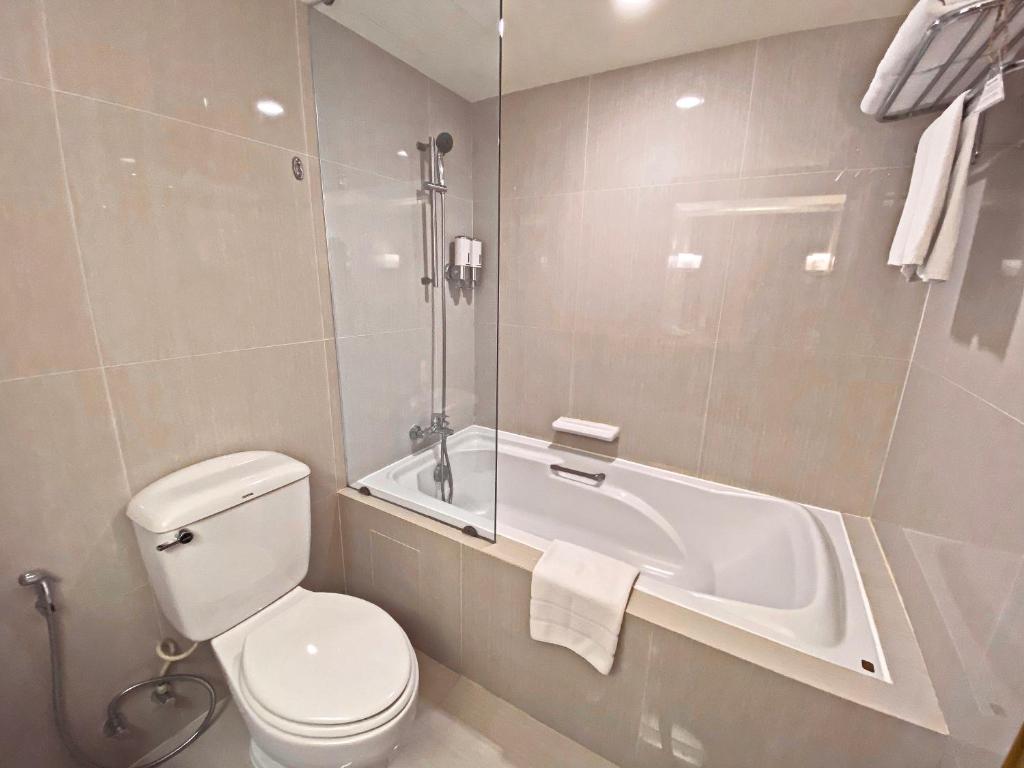 Silom Serene Hotel - image 7