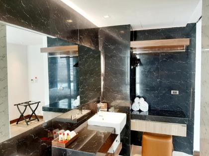 Sacha'S Hotel Uno - image 16