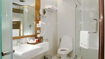 Sacha'S Hotel Uno - image 2