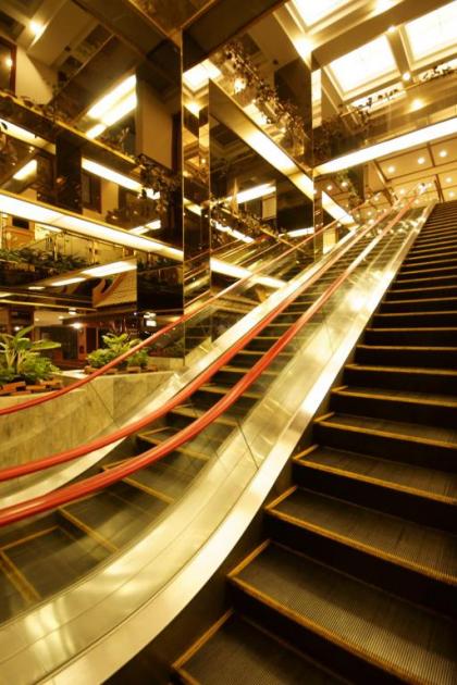 Bangkok Palace Hotel - image 13