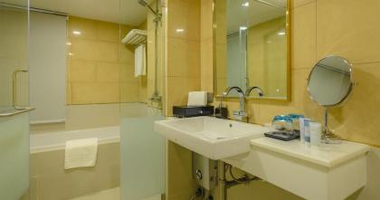 Oakwood Hotel & Residence Bangkok (SHA Plus) - image 11