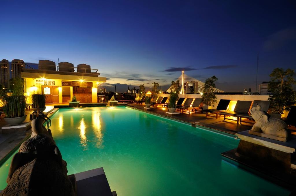 Rambuttri Village Inn & Plaza - image 2