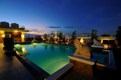 Rambuttri Village Inn & Plaza - image 4