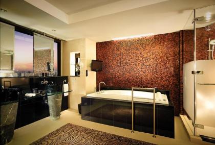 Banyan Tree Bangkok - image 17