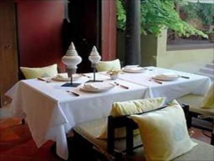 Rose Hotel - image 13