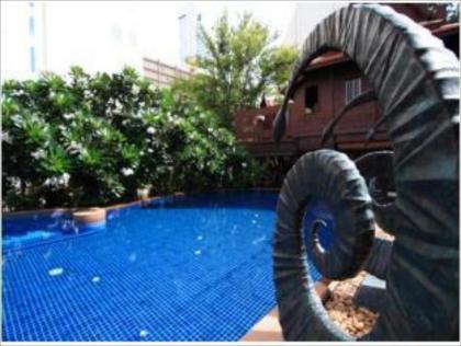 Rose Hotel - image 16