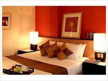 Rose Hotel - image 5