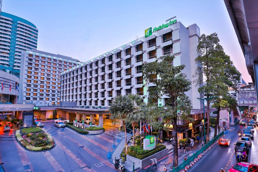 Holiday Inn Bangkok - main image
