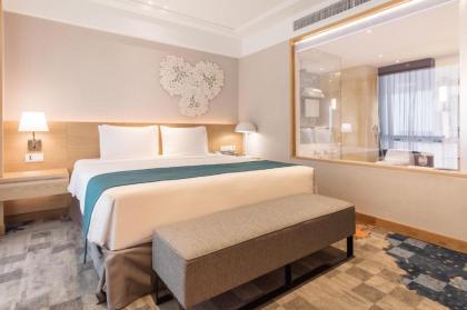 Holiday Inn Bangkok - image 12