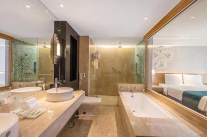Holiday Inn Bangkok - image 18