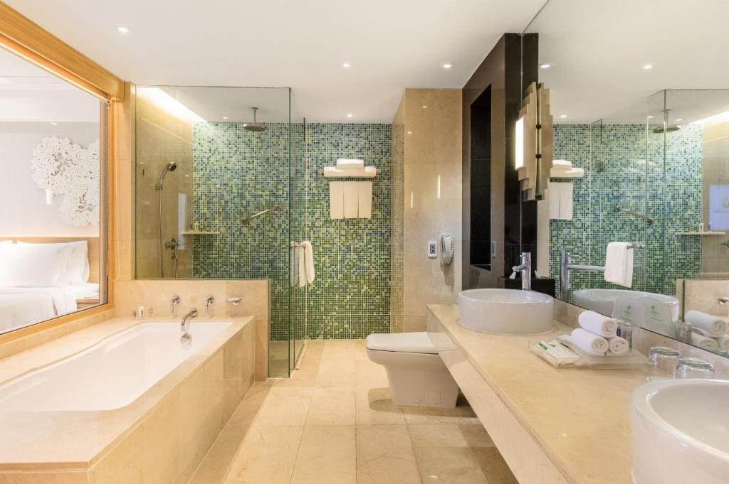 Holiday Inn Bangkok - image 7