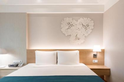 Holiday Inn Bangkok - image 9