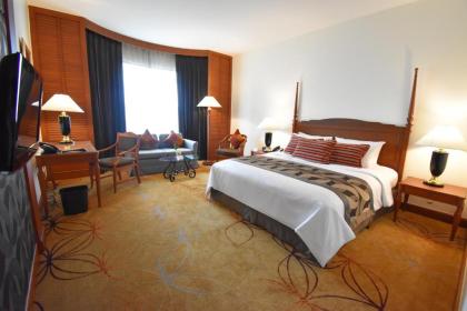 Century Park Hotel - image 10