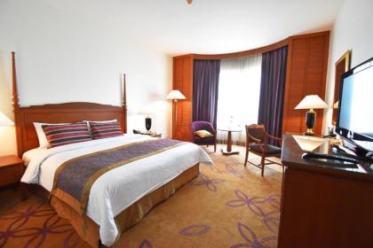 Century Park Hotel - image 3